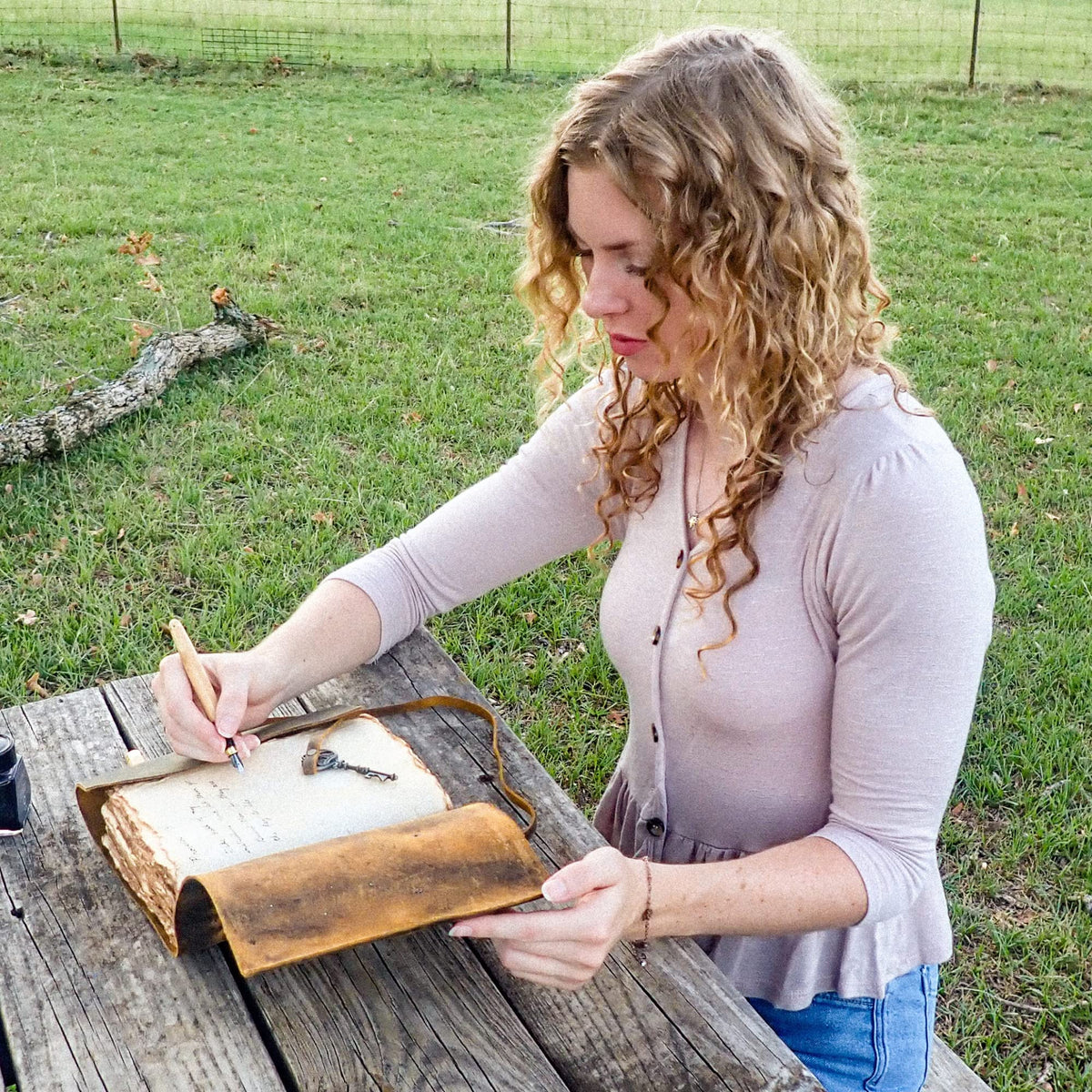 LEATHER VILLAGE Vintage Leather Journal – 200 Handmade Vintage Deckle Edge Paper – Leather bound Journal For Women Men – Vintage Key Closure - Book of Shadows - Cappuccino Brown - 8X6 inches (A5)
